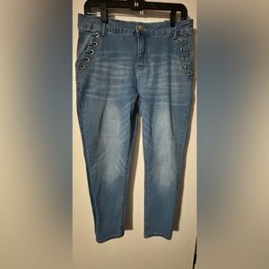 Women’s 9th and Main Denim Capris size 12P
